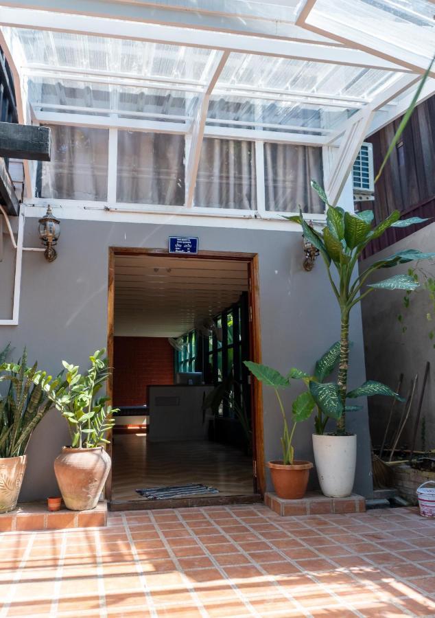 La Casa De Jardin Hostel Luang Prabang Exterior photo