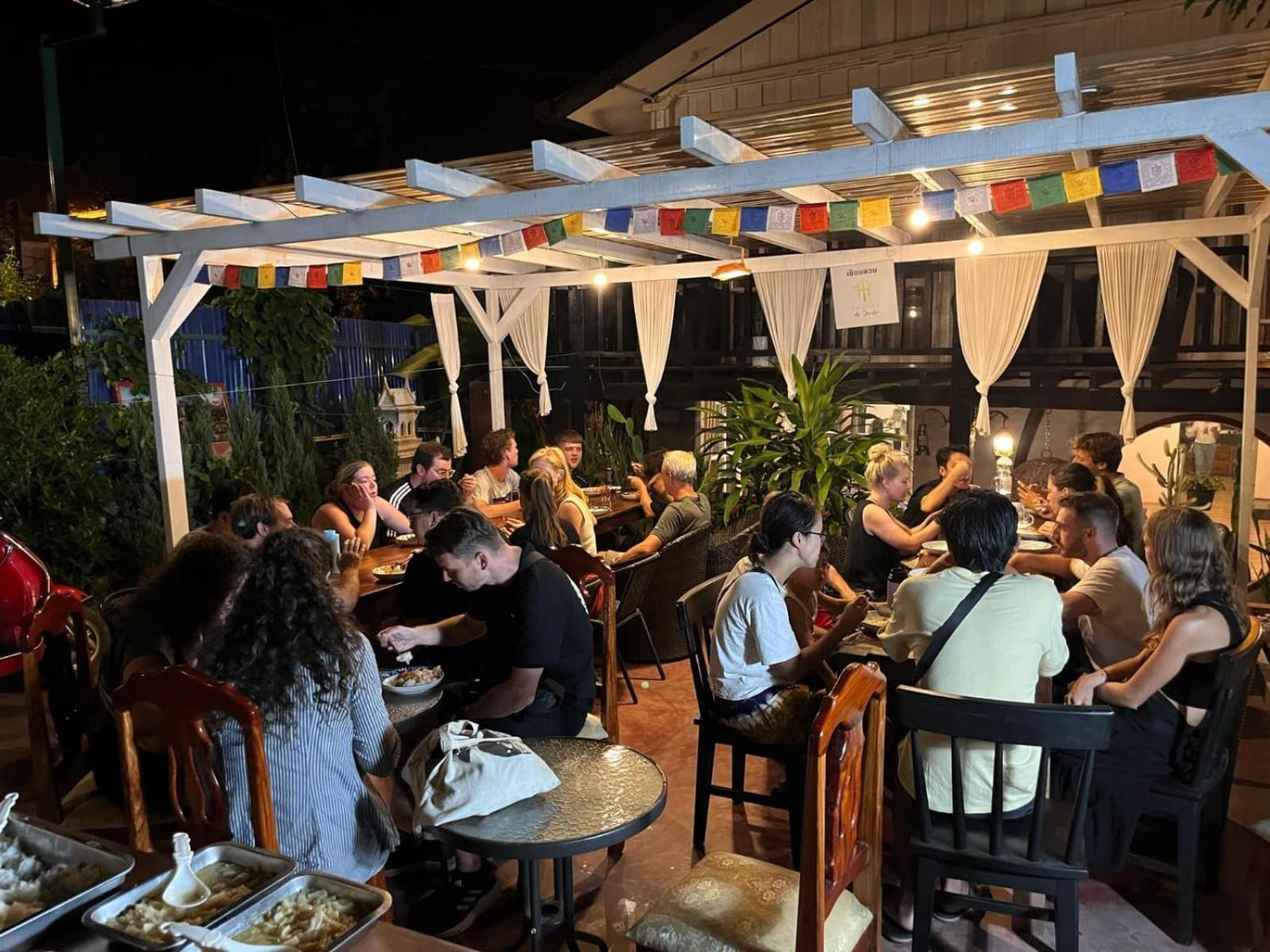 La Casa De Jardin Hostel Luang Prabang Exterior photo
